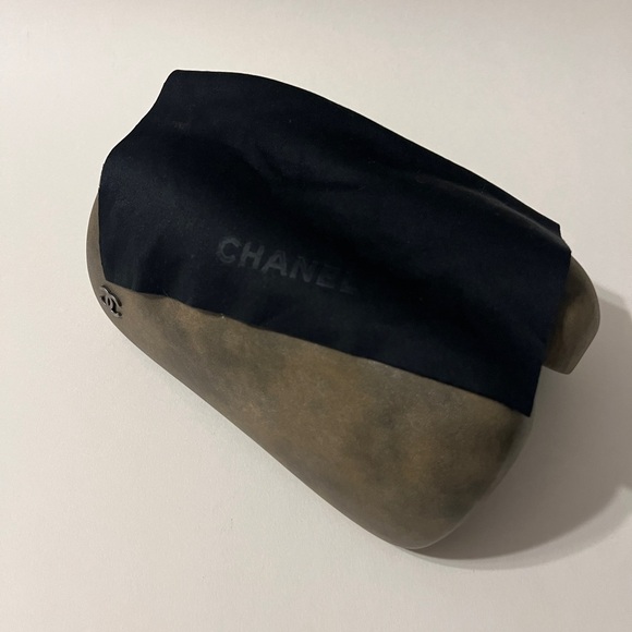 CHANEL Crystal Pearl Cat Eye Polarized Sunglasses - Picture 12 of 15